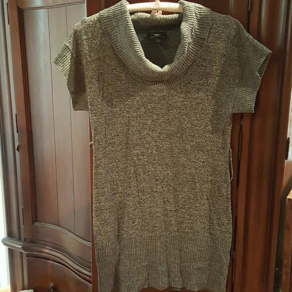 Gray/black long length sweater